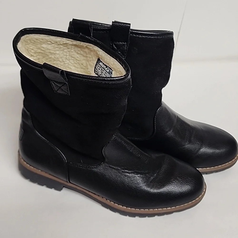 Nautica Sz 8.5 Black w/ Cream inside Textile Upper Pull-on Comfortable Boots